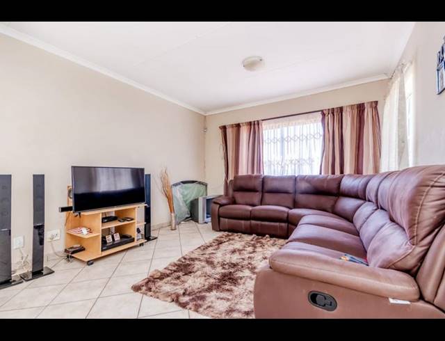 3 BEDROOM HOUSE FOR SALE IN AMANDASIG